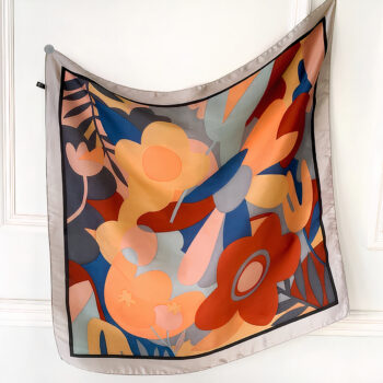 Foulard en satin à motif fleuri multicolore