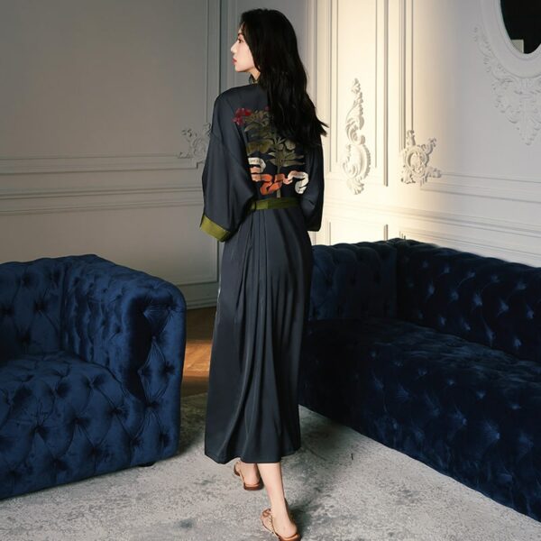 Kimono en satin noir à fleurs pour femme 15660 7bwbr4
