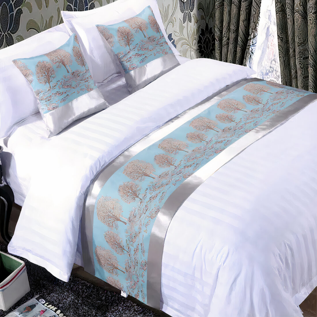 Couvre lit en satin bleu gris à motifs fleuris