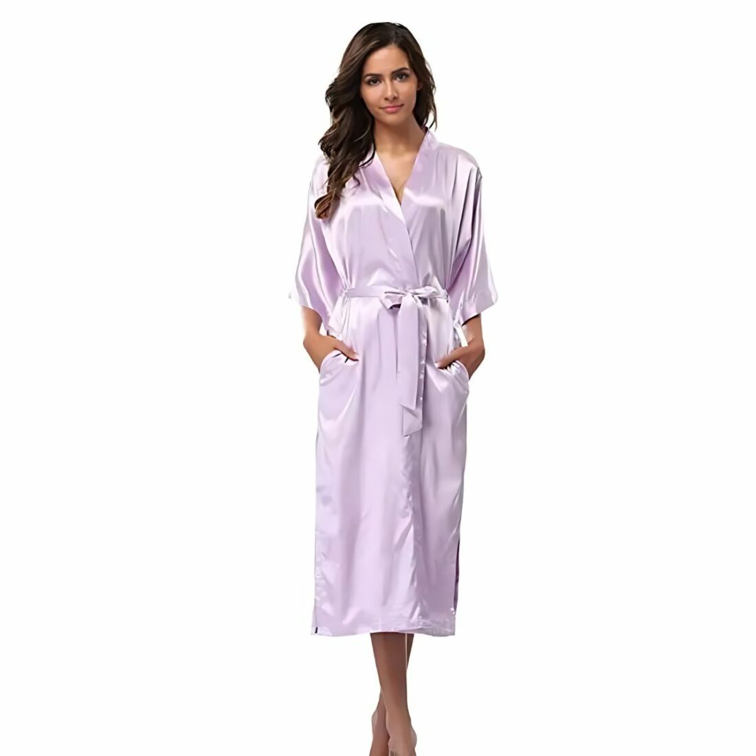 Robe de chambre longue unie en satin pour femme IMG 15 02 robe chambre longue unie femme portee mauve