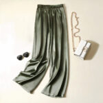 Pantalon évasé en satin pour femme