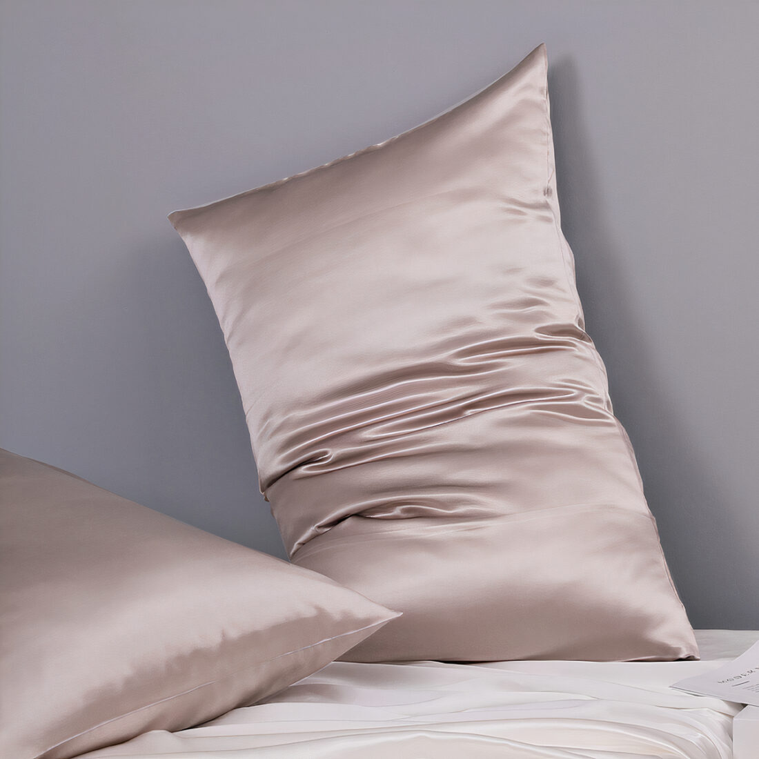 Taie d'oreiller en satin beige